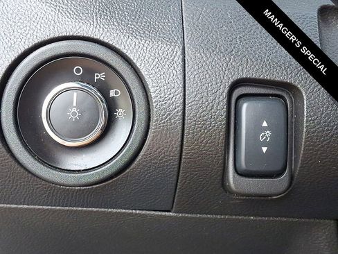 Used 2015 Ford Taurus SEL image 26