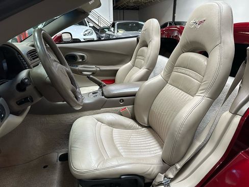 Used 2003 Chevrolet Corvette Convertible w/ Preferred Equipment Group1 RWD image 14