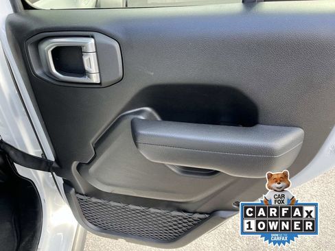 Used 2025 Jeep Wrangler Rubicon image 20