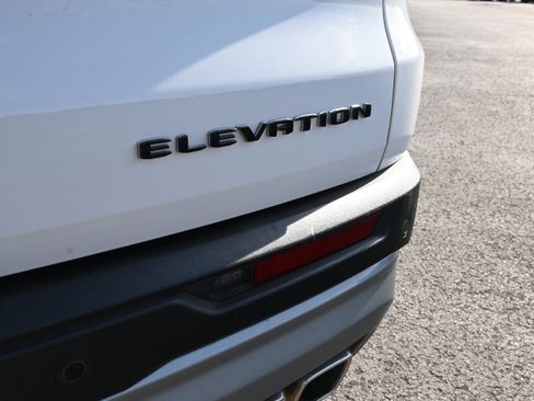 Used 2025 GMC Acadia Elevation image 9