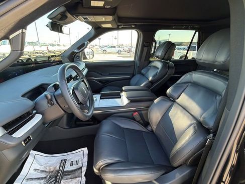 New 2026 Lincoln Navigator Reserve w/ Jet Appearance Package image 15