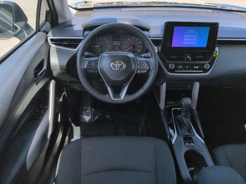 Certified 2025 Toyota Corolla Cross LE FWD image 16