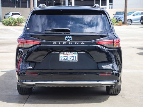 Certified 2023 Toyota Sienna Limited AWD/4WD image 7