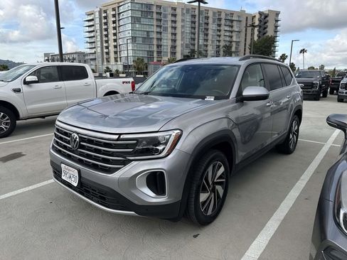 Used 2025 Volkswagen Atlas SE AWD/4WD image 9