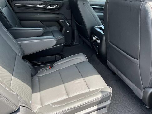 Used 2024 GMC Yukon XL Denali AWD/4WD image 23