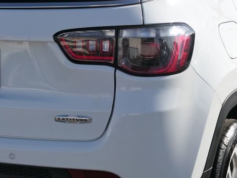 Used 2025 Jeep Compass Latitude w/ Sun & Sound Group image 5