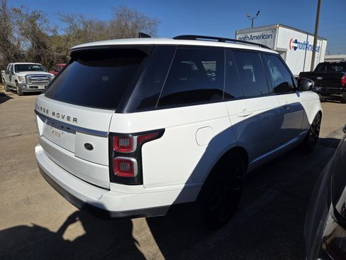 Used 2018 Land Rover Range Rover Supercharged image 3