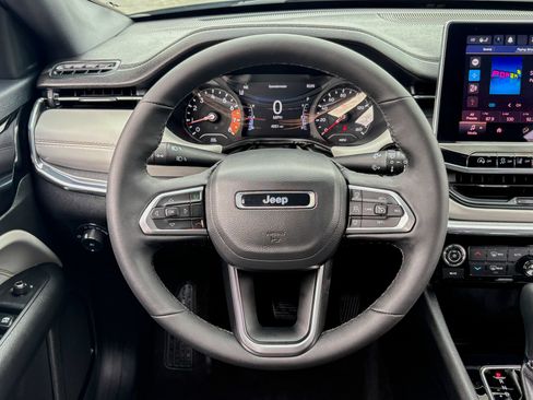 Used 2023 Jeep Compass Limited AWD/4WD image 33