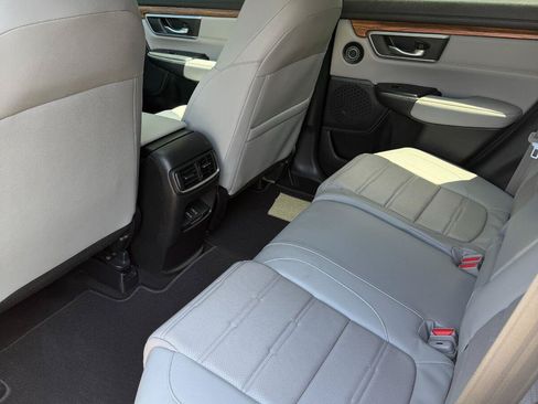 Used 2017 Honda CR-V Touring image 8