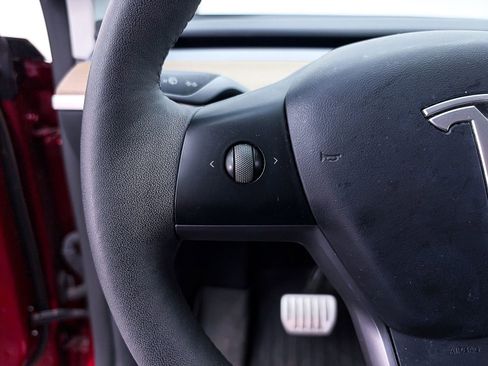 Used 2024 Tesla Model Y Performance image 29