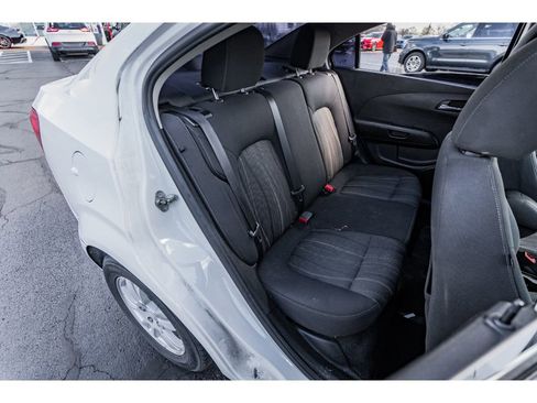 Used 2014 Chevrolet Sonic LT image 22