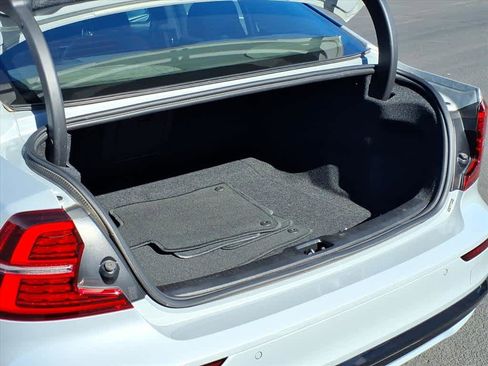 Used 2025 Volvo S60 B5 Core image 16