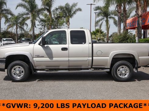 Used 2006 Chevrolet Silverado 2500 LT w/ Heavy-Duty Power Package image 5