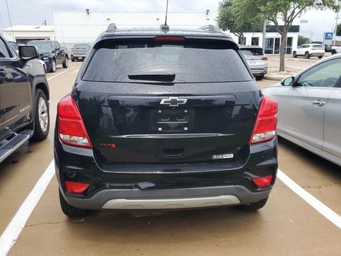 Used 2018 Chevrolet Trax LT w/ Sun & Sound Package FWD image 7