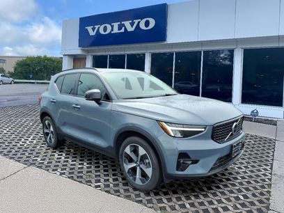 Certified 2023 Volvo XC40 B5 Plus w/ Climate Package