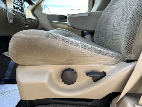 Used 2000 Ford F150 XLT RWD image 16