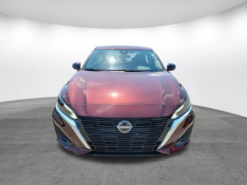 Used 2025 Nissan Altima 2.5 SV AWD/4WD image 2