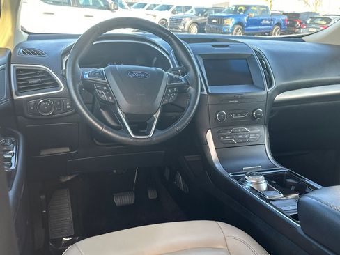 Used 2020 Ford Edge SEL w/ Convenience Package image 23
