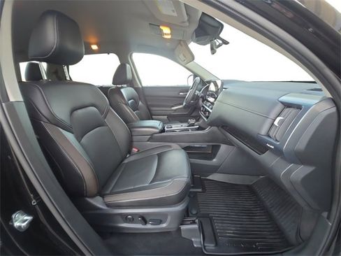 Used 2024 Nissan Pathfinder SL image 15