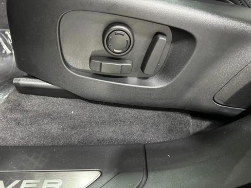 Used 2026 Land Rover Range Rover Velar S image 28