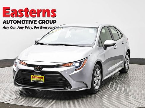 Used 2023 Toyota Corolla LE FWD image 1
