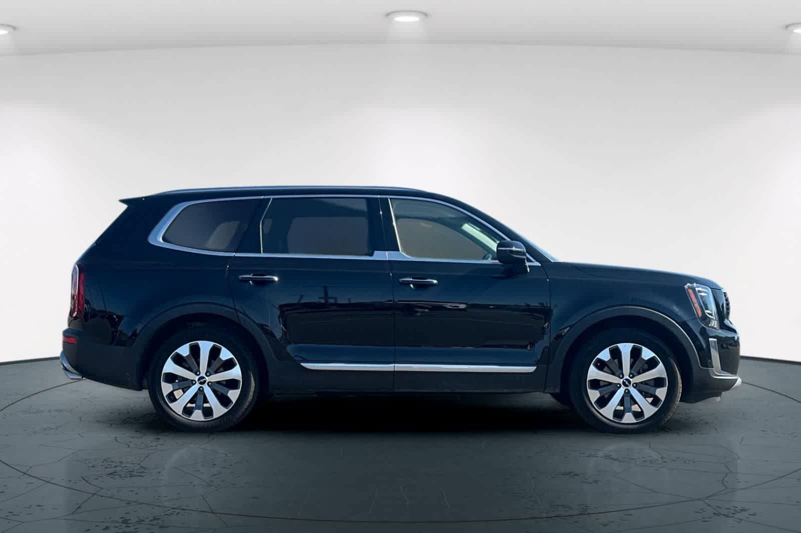 Used 2022 Kia Telluride S AWD/4WD image 6