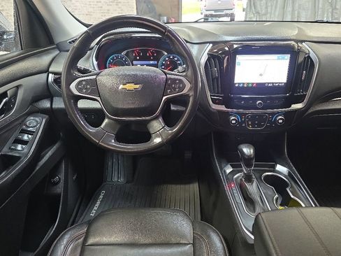 Used 2021 Chevrolet Traverse LT w/ LT Premium Package AWD/4WD image 16