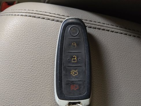 Used 2015 Ford Escape Titanium FWD image 32