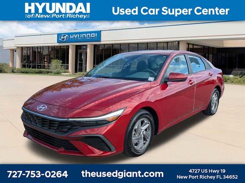 Used 2024 Hyundai Elantra SE FWD image 1
