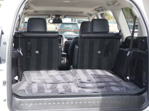 Used 2017 Lexus GX 460 Premium image 34