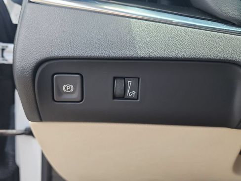 Certified 2023 Buick Enclave Essence w/ Experience Buick Package FWD image 18