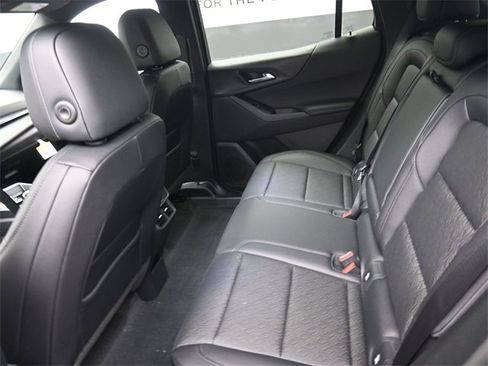 New 2026 Chevrolet Equinox LT w/ Convenience Package II image 9