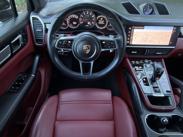 Used 2023 Porsche Cayenne Platinum Edition AWD/4WD image 13