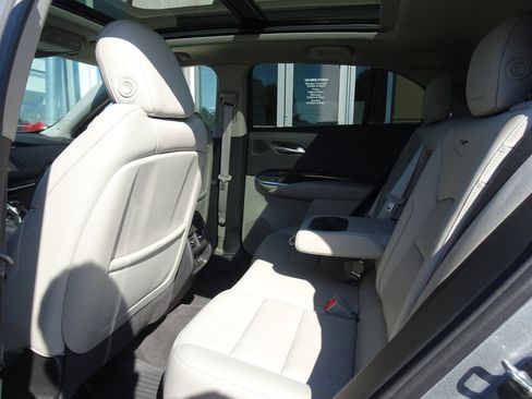 Used 2023 Cadillac XT4 Premium Luxury w/ Technology Package AWD/4WD image 15