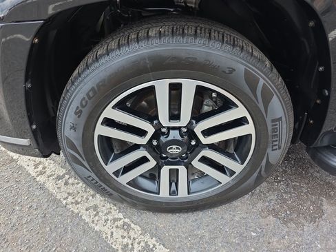 Used 2016 Toyota 4Runner Limited image 35