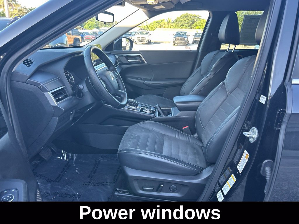 Used 2023 Mitsubishi Outlander SE AWD/4WD image 10