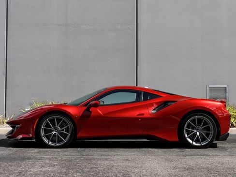 Used 2019 Ferrari 488 Pista Coupe image 2