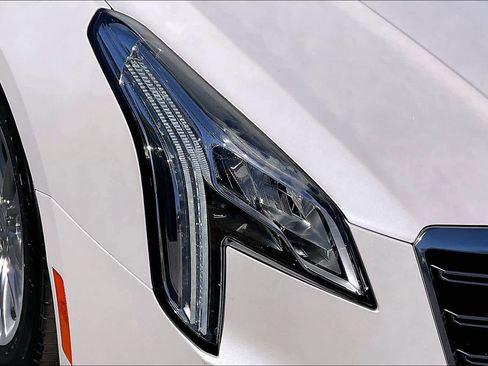 Used 2019 Cadillac XTS Luxury image 27