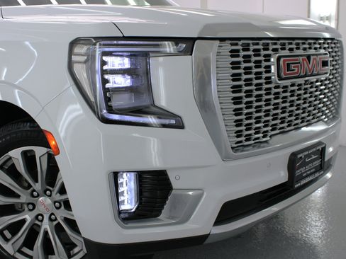 Used 2021 GMC Yukon XL Denali w/ Denali Ultimate Package image 22