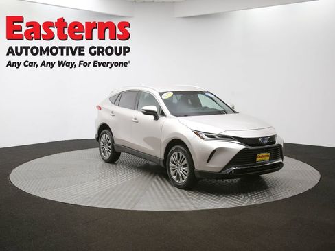 Used 2023 Toyota Venza Limited image 45