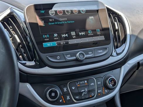 Used 2017 Chevrolet Volt LT w/ Comfort Package FWD image 17