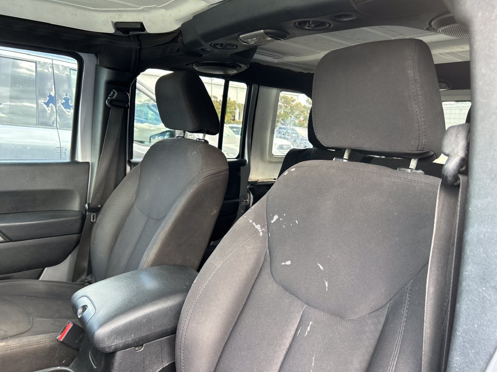 Used 2013 Jeep Wrangler Unlimited Sport AWD/4WD image 9