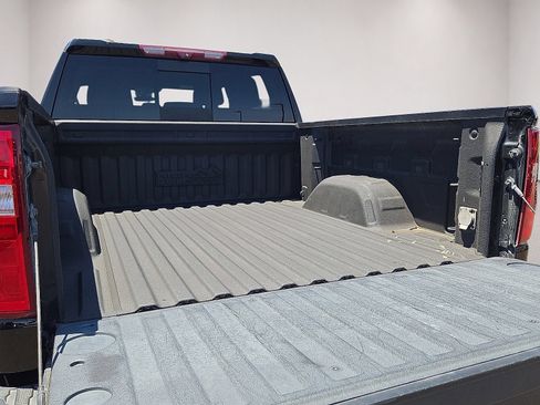 Used 2022 Chevrolet Silverado 1500 High Country w/ Technology Package RWD image 13