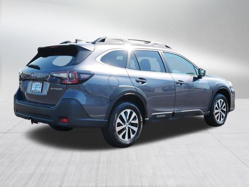 Used 2025 Subaru Outback Premium AWD/4WD image 7