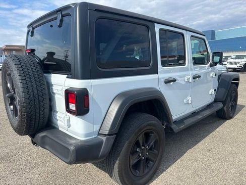 Used 2022 Jeep Wrangler Unlimited Sport AWD/4WD image 5