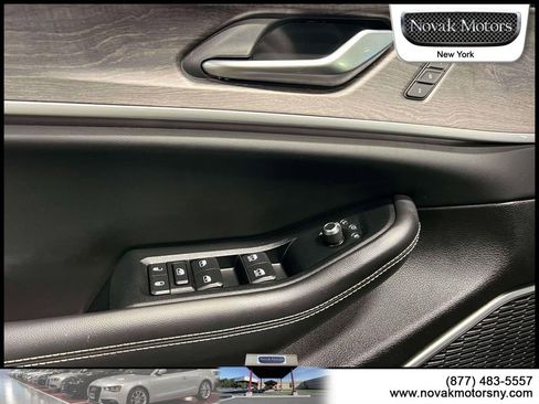 Used 2023 Jeep Grand Cherokee 4WD 4xe image 18