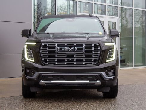 Used 2025 GMC Yukon Denali Ultimate image 2