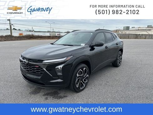 Used 2025 Chevrolet Trax RS w/ Driver Confidence Package image 1