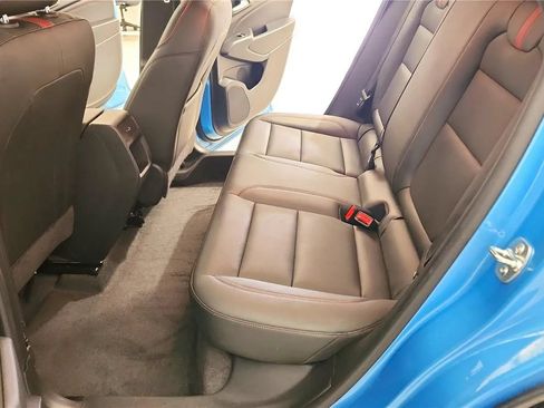 Used 2025 Chevrolet Trax RS w/ Sunroof Package FWD image 34