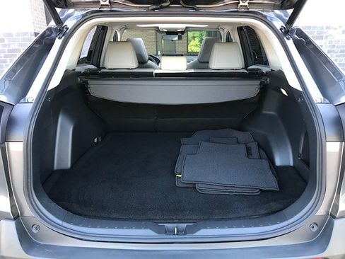 Used 2019 Toyota RAV4 XLE Premium w/ Cold Weather Package FWD image 10